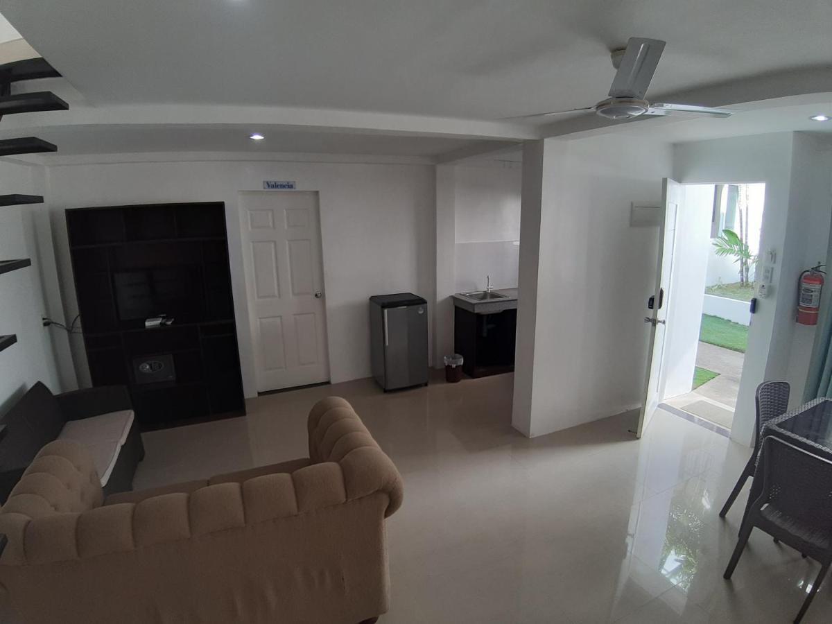 Heartland Hotel Serviced Rooms & Apartments. Panglao Exteriör bild